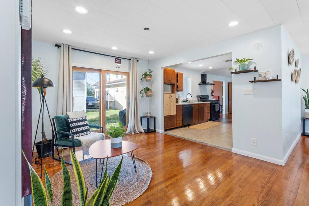 Ac Retreat - 5bd 2ba