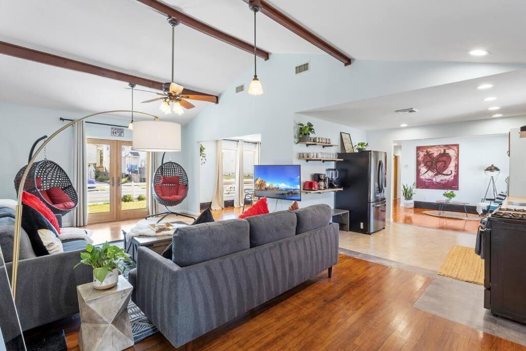 Ac Retreat - 5bd 2ba *